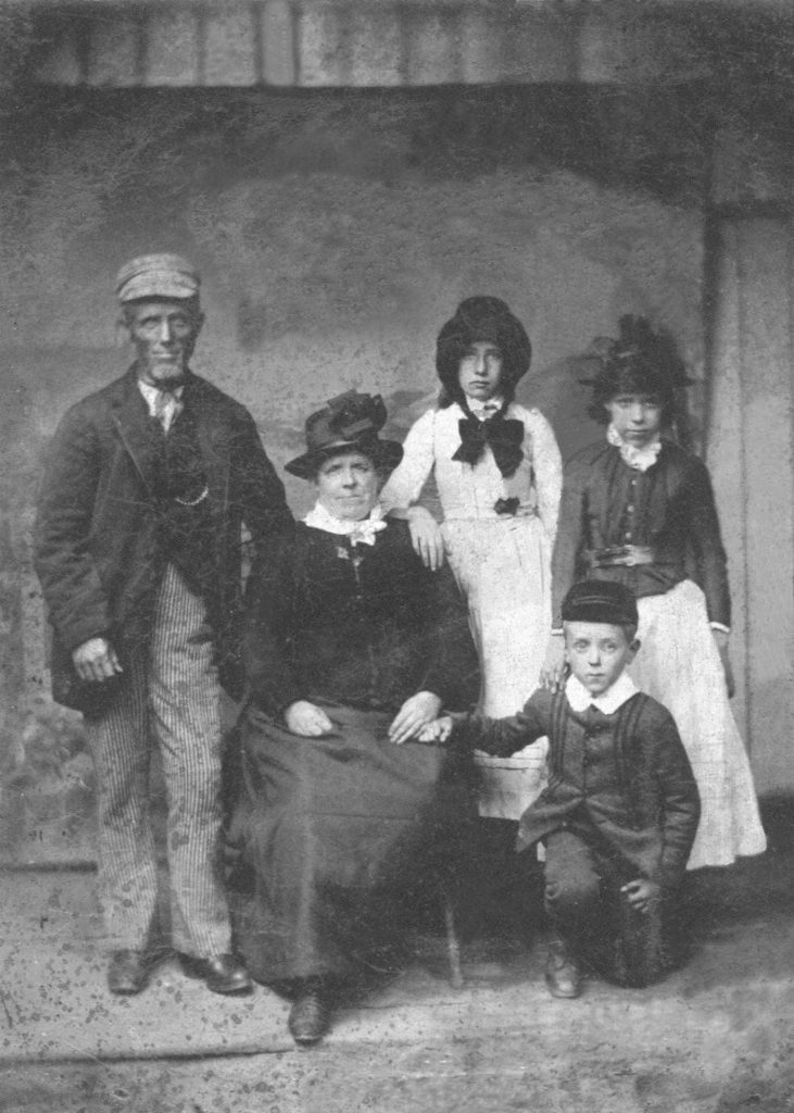 Robert and Mary Benyon, with 3 of their children?